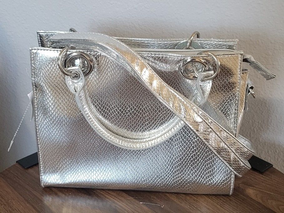 Geir Ness Laila The Essence Of Norway Silver Metalic(snakeskin) Purse/ Crossbody NWT