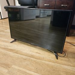 Insignia LED TV 32 Inch