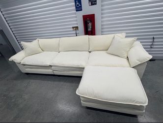 Cream Sectional sofa !!! Great condition