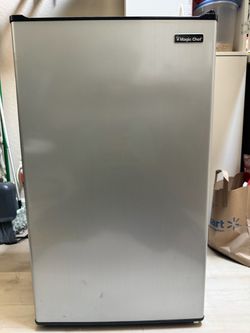Magic Chef mini fridge
