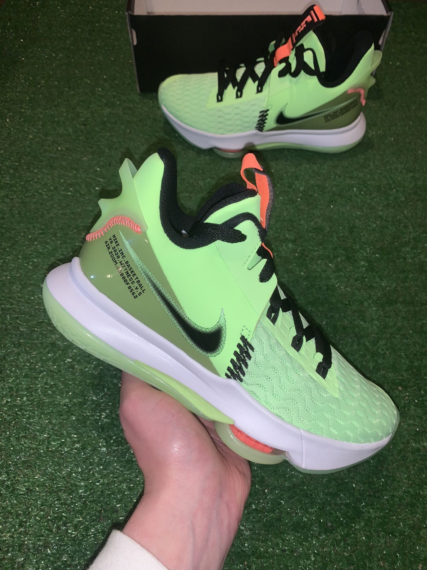 Nike Lebron Witness 5