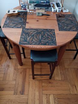 Round Wood Dining Table with Stools