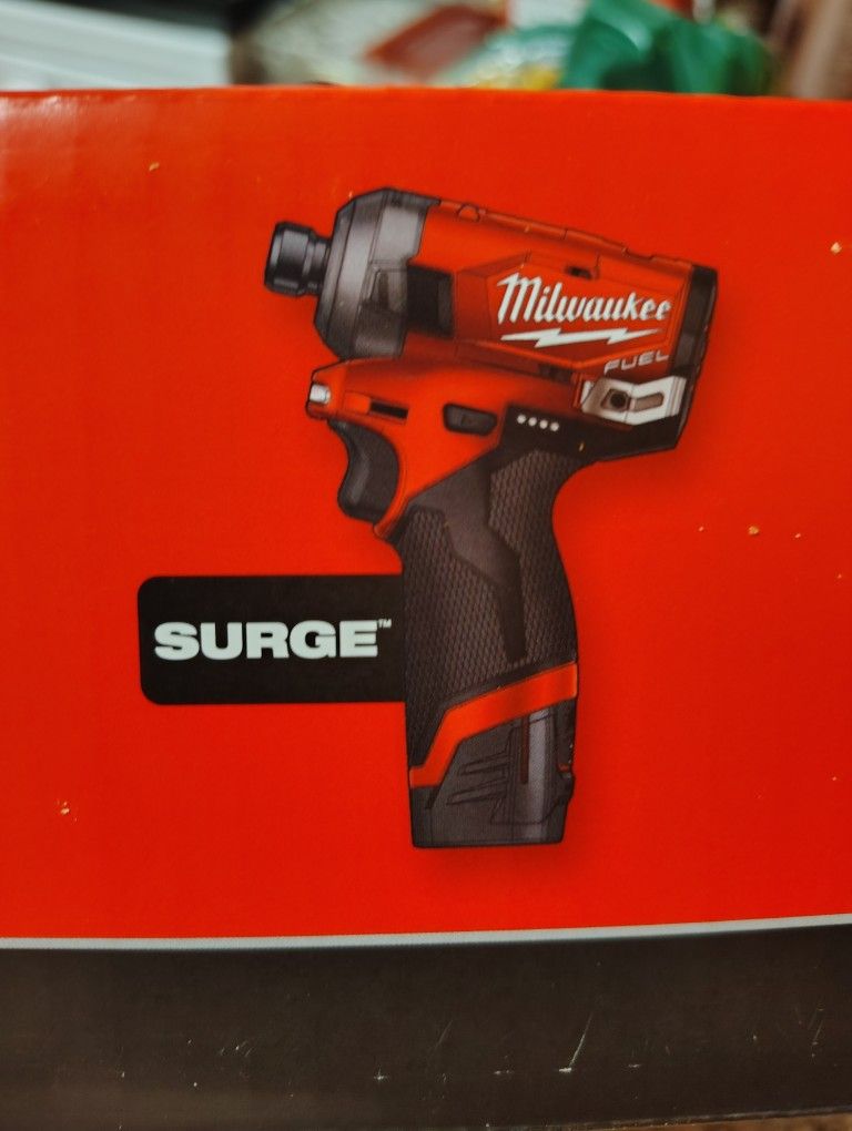 Milwaukee M12 Fuel Hex Surge Impact With Battery And Charger
