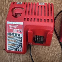 Milwaukee M12 And M18 Charger. 1 Hr Nicd Charger