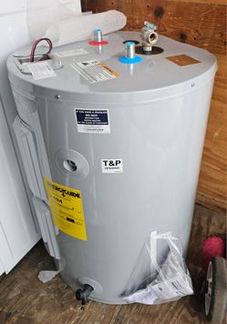 A.O. SMITH SIGNATURE ELECTRIC WATER HEATER....38 GALLON....LOW BOY.....NEW....$ 350