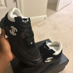 Black chanel runners