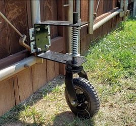 Universal 8" Flat-Free Tire Gate Wheel Suspension Spring-Loaded Wood Chainlink Gate Caster Wheel Weight Capacity 200lb (Black)

Brand New in box 🎁