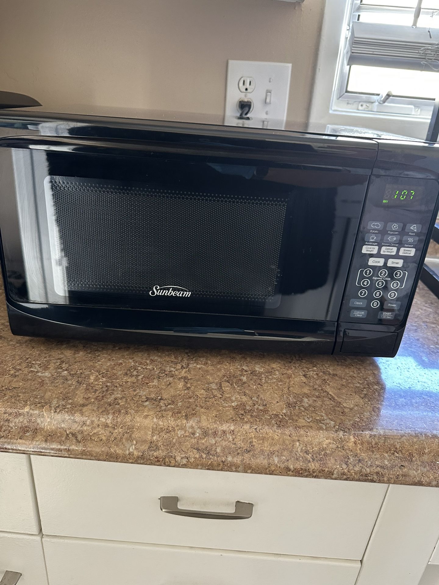 Black Sunbeam Microwave 