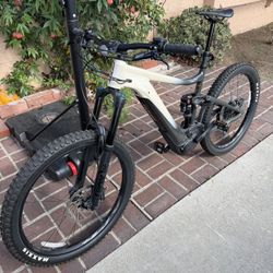 Giant Reign E+ 2 Pro 20MPH – Large – 89 Miles – 99% Battery Health