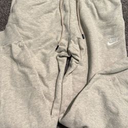 Nike Cuffed Sweatpants 