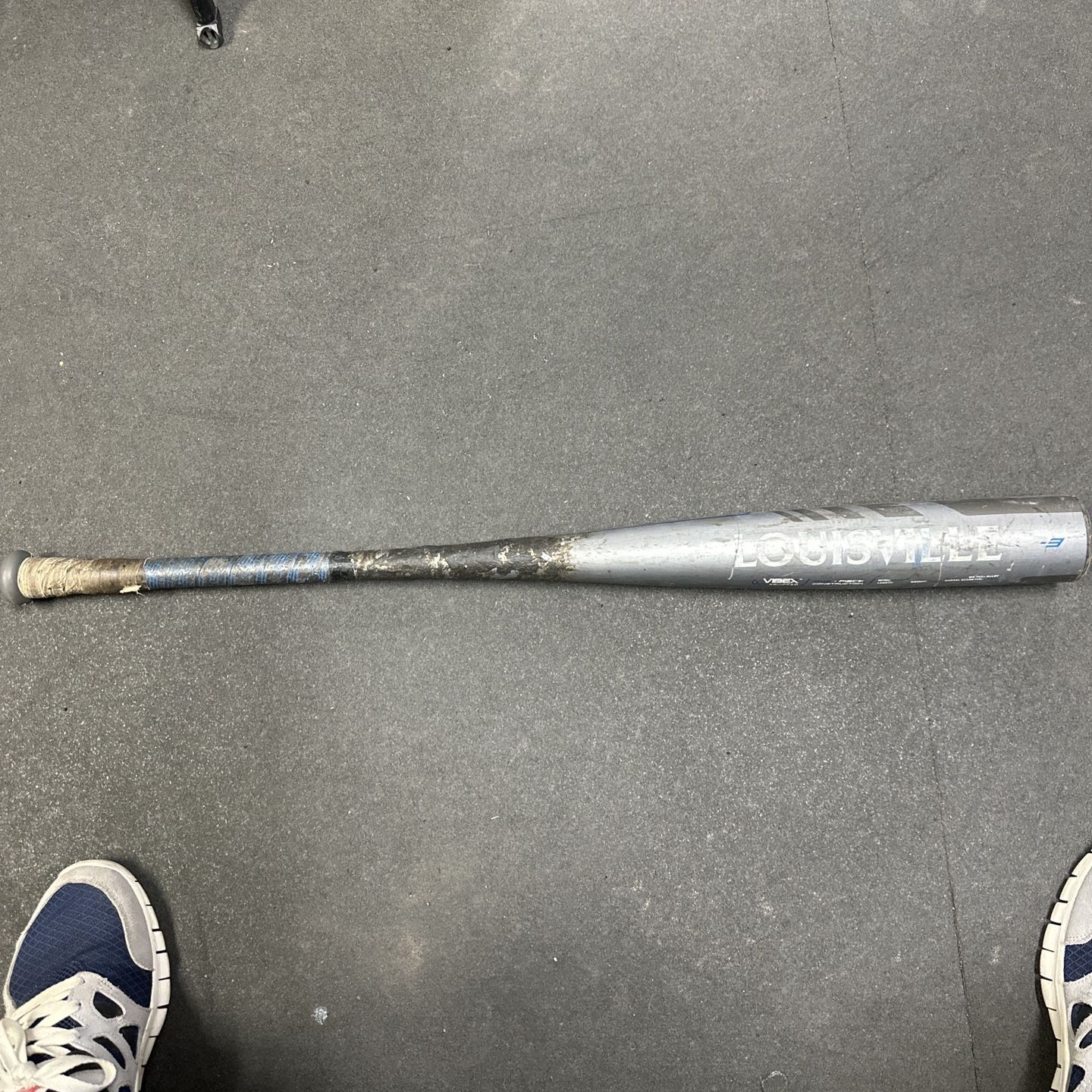 Metal Baseball Bat Louisville Slugger 33in for Sale in Los Angeles, CA -  OfferUp