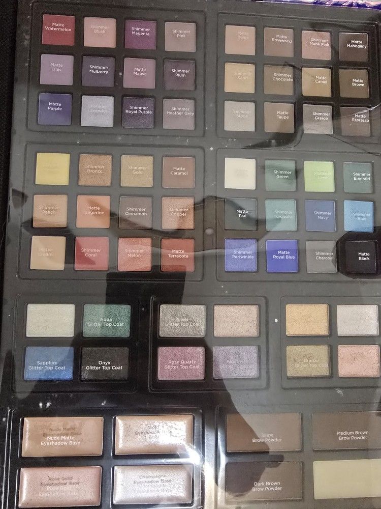 Ulta Beauty Makeup Case – 60+ Eyeshadows + Face/Lips – Unused