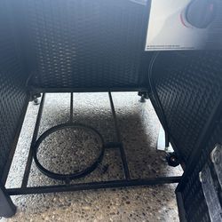 Gas outdoor fireplace