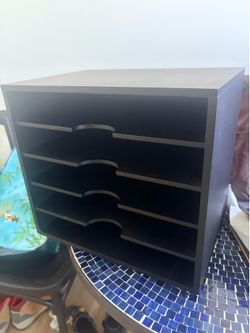Desk organizer
