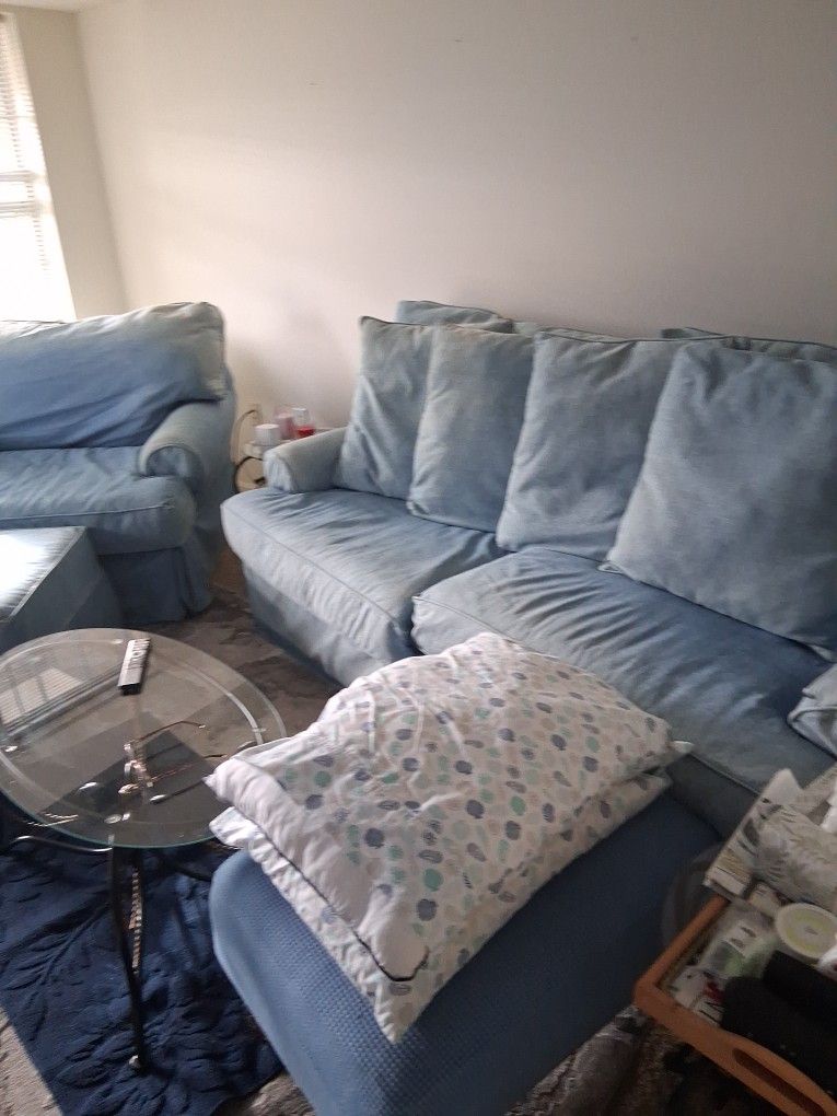 Free Sofa Set