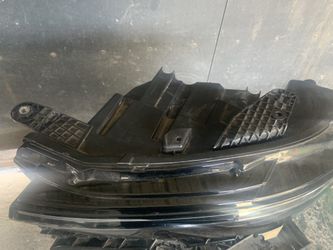 2023 Jeep Cherokee Left Head Light 