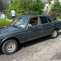 1985 Mercedes-Benz 300
