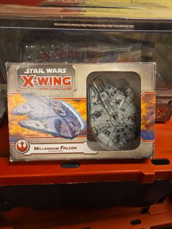 Millennium falcon x wi g toy