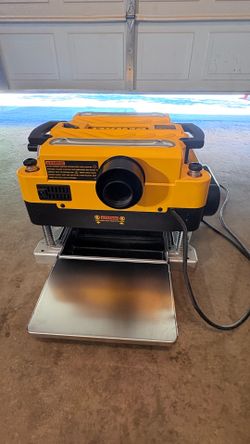 DeWalt - 13”Bench Top Planer - Model DW735