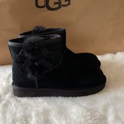 KOOLABURRA BY UGGS WOMEN SIZE 6