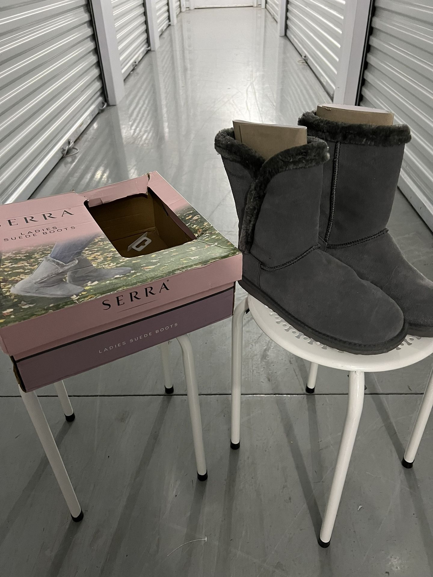 Size 9 Boots With The Fur