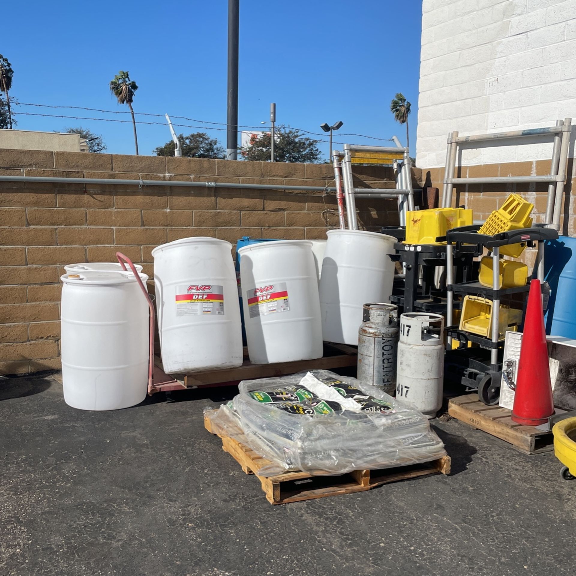 10 …Clean 55 gallon drum 5 bucks each for Sale in Garden Grove, CA