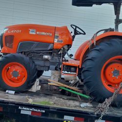 2017  TRACTOR KUBOTA 