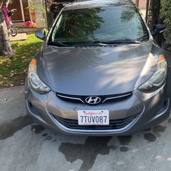 Hyundai Elantra 2012