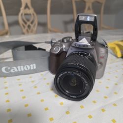 Excellent Condition Canon EOS Rebel T6 DSLR Camera Kit
