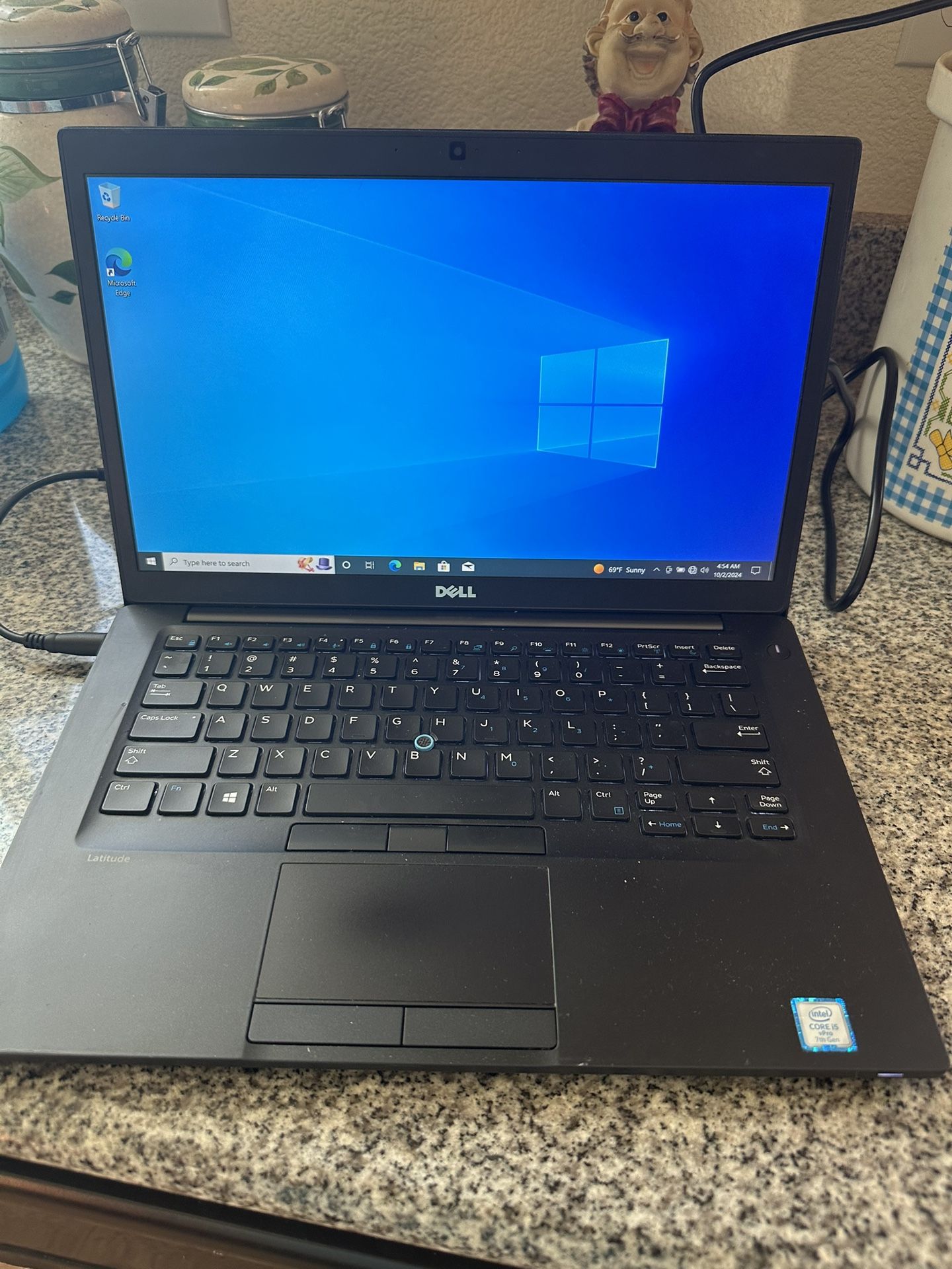 Like New! Dell i5 Laptop, Good Battery, 16GB, 500MG HD, WebCam, W10Pro, New AC Adapter