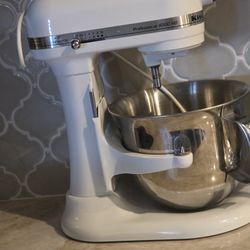 Marshmallow Kitchen Aid Heavy Duty Mixer