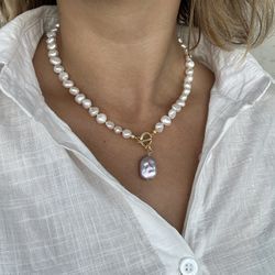 Real white and purple pearl choker 