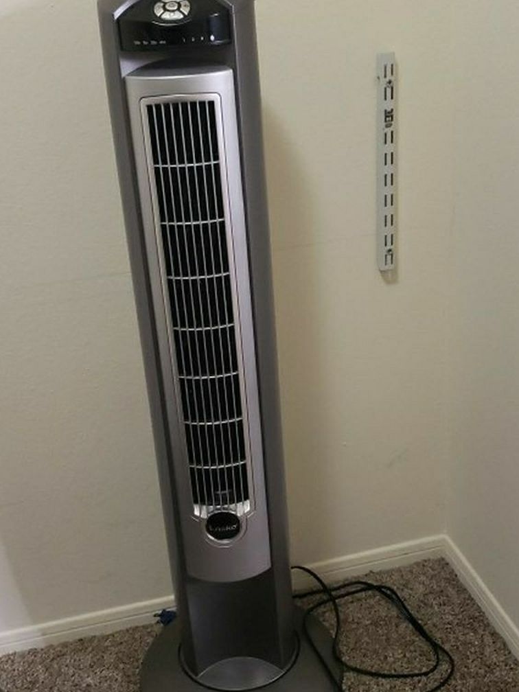 Standing Fan With Remote