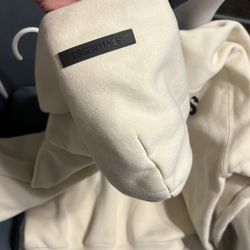 essential sweater size medium