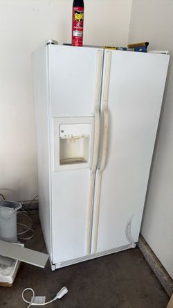 GE Refrigerator 