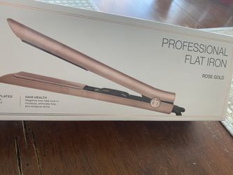 Flat Iron Never Used Just Got It 2 Days Ago