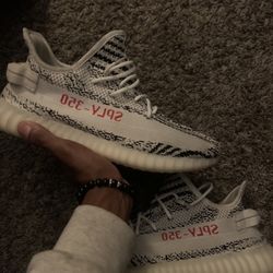 Yeezy 350 Zebra