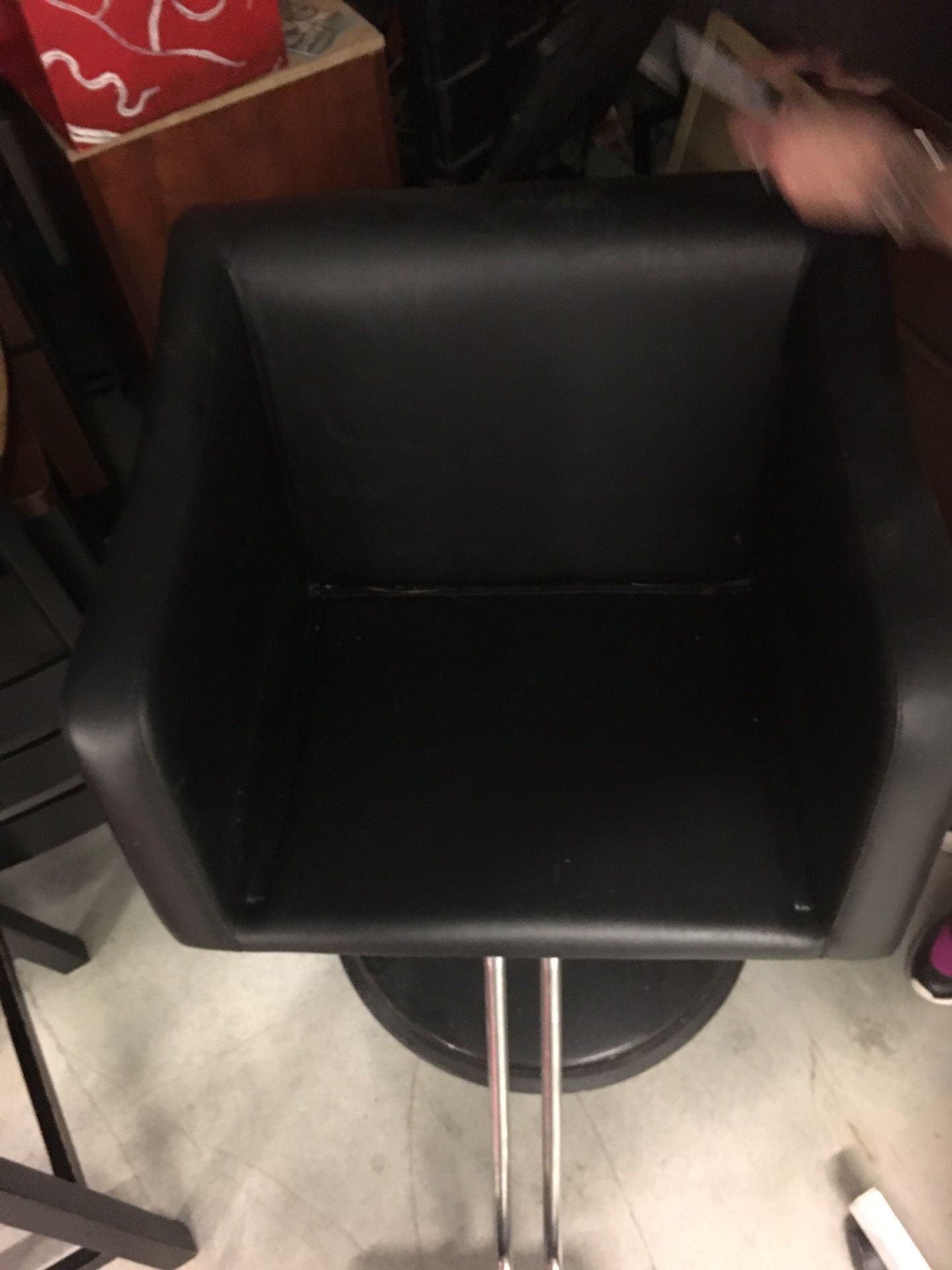 New salon chair