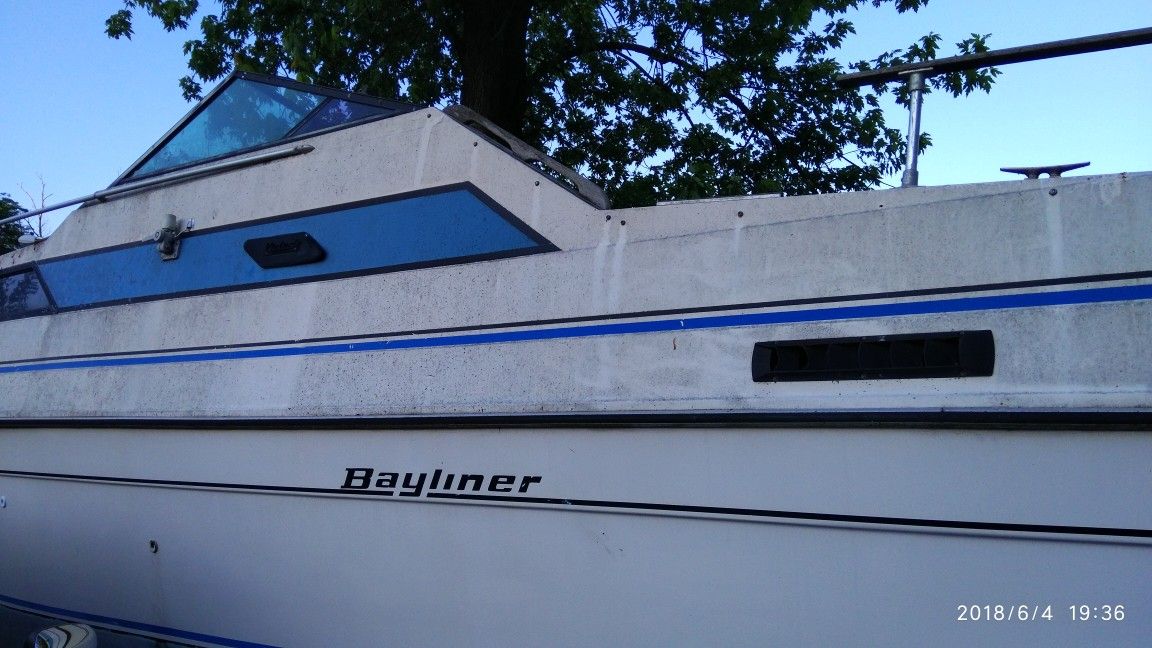 1978 Bayliner Victoria 27ft Boat*FREE*