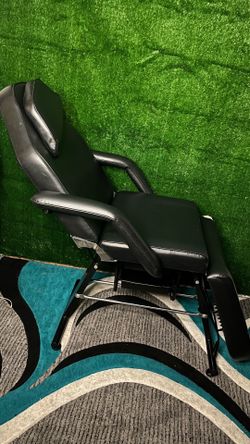 Massage table