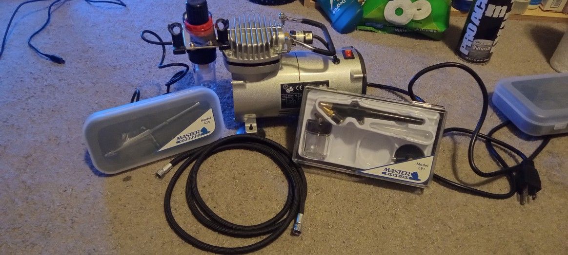 Master Airbrush Set With Compressor