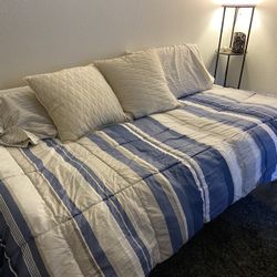 Twin Size Day Bed 