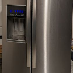 Whirlpool 21 Cu.ft Side-by-side Stainless steel counter depth 