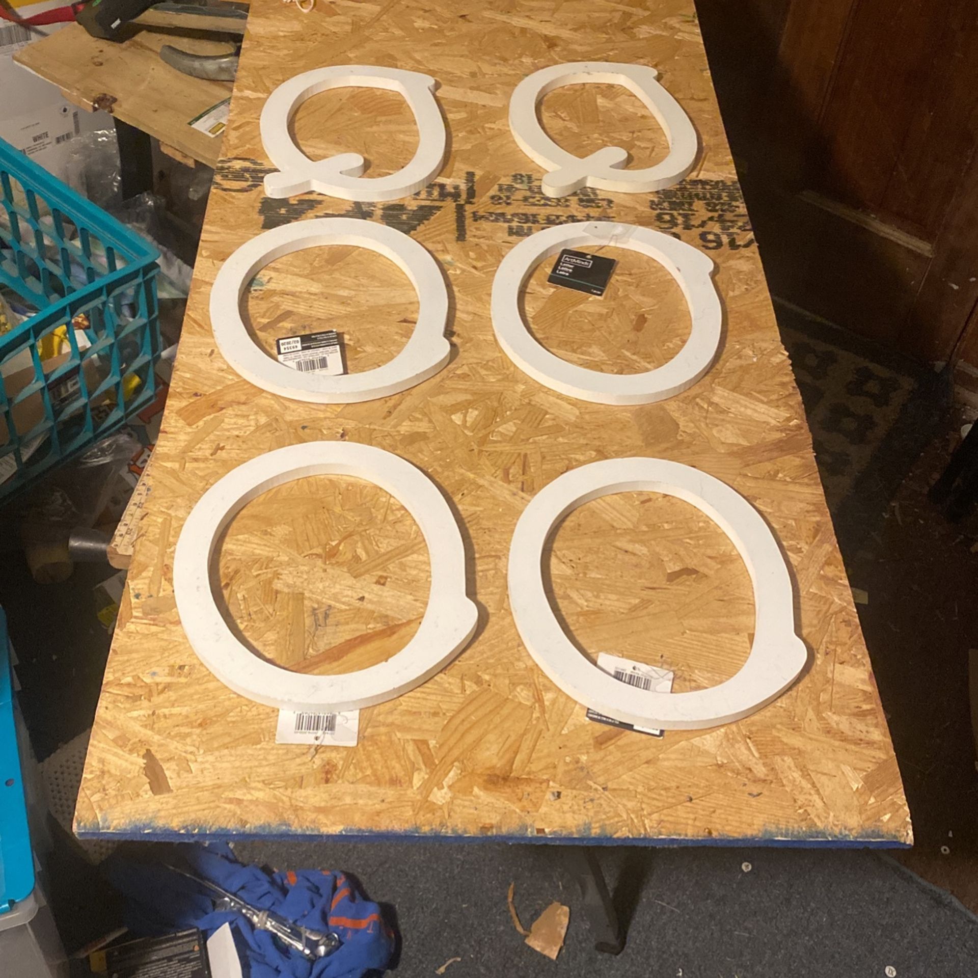 Wooden Letters 9” Tall 4 O’s 2 Q’s