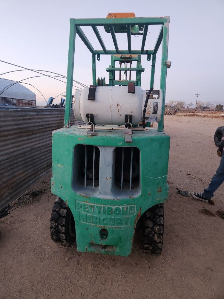 Pettibone Mercury Forklift 6000lb