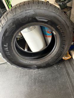 General Grabber APT Tire 275/70R18