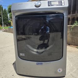 MAYTAG ELECTRIC DRYER W/STEAM CYCLES 