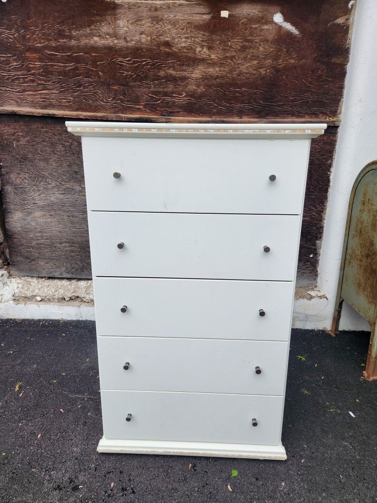 Tall Modern White House Dresser