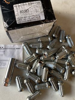 Gorilla Wheel Locks 32 Pieces 8 Lug