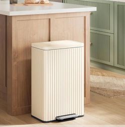 Trash Can, 13 Gallon (50 L) Garbage Can for Kitchen, with Lid, Pedal, and Removable Inner Bucket, Soft Close, Stainless Steel, 15 Trash Bags (Code K)